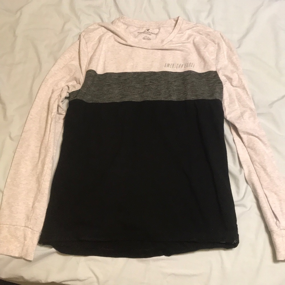 American eagle gray and black long sleeve shirt